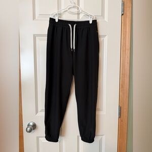 Vuori Women’s Weekend Woven Joggers